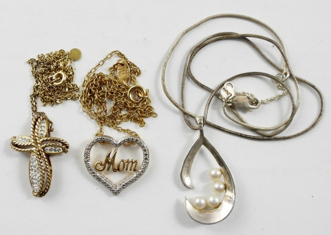 (3) STERLING NECKLACES - "MOM", CROSS &: CLASSIC PEARL TEAR DROP 16" - 18" CHAINS (9 DWT)