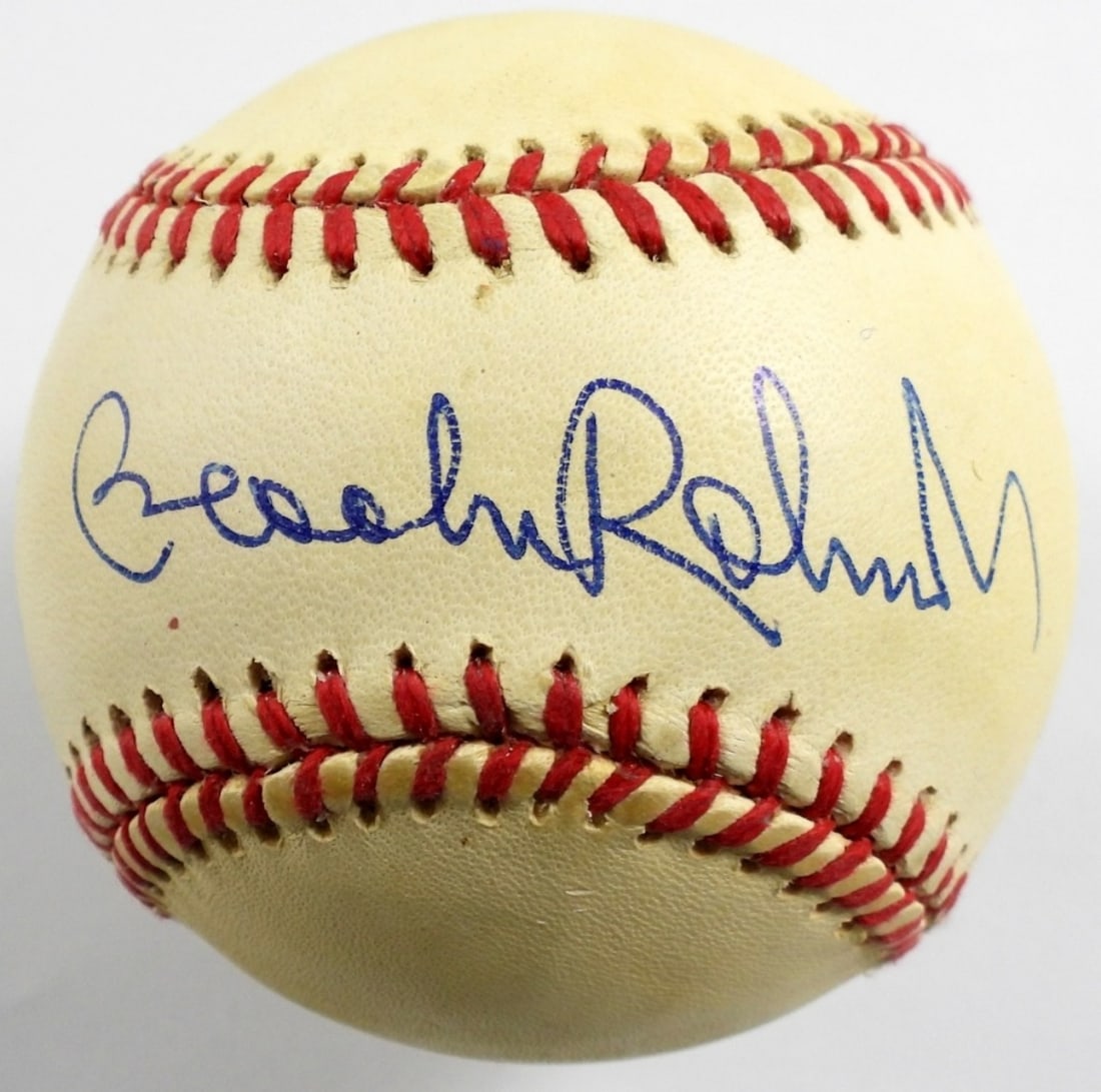 BROOKS ROBINSON AUTOGRAPH  BASEBALL (1 of 2)