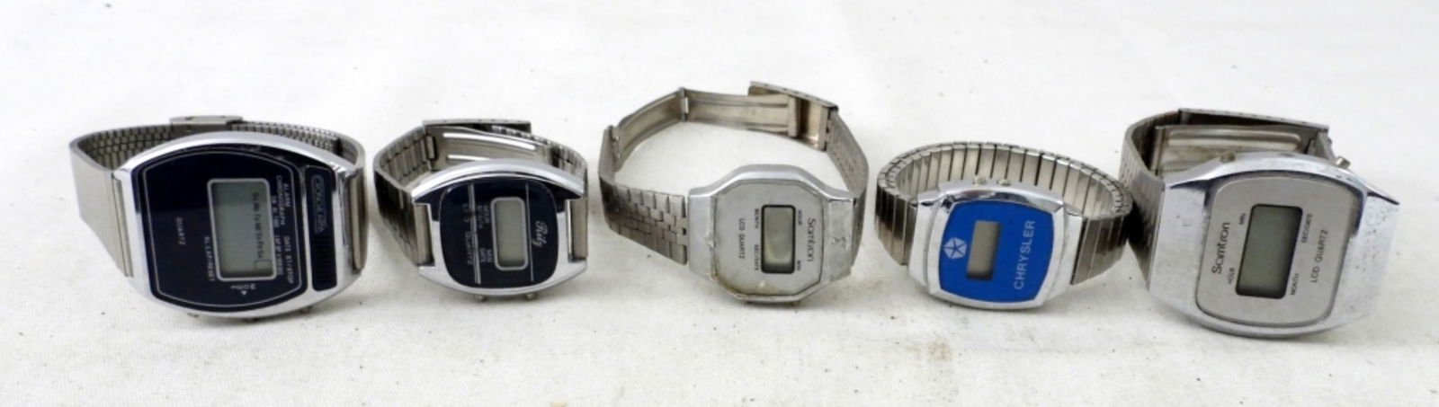 (5) LCD QUARTZ DIGITAL WATCHES (1 of 2)