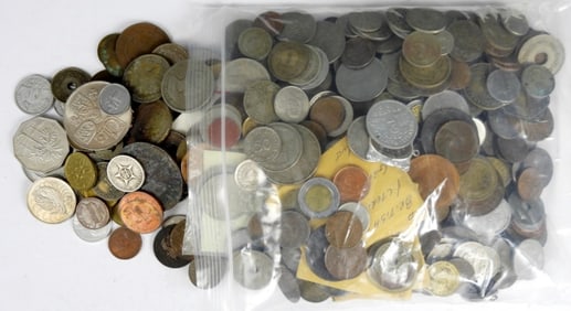 5 POUNDS WORLD FOREIGN COIN & TOKEN LOT