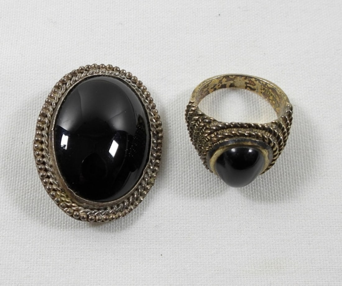 BLACK ONYX STERLING RING & PIN: RING SIZE 9 (16 DWT)