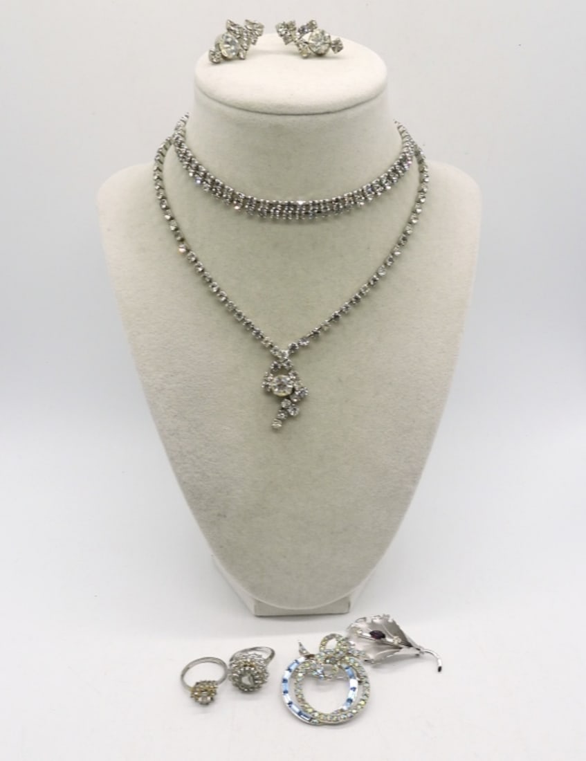 VTG RHINESTONE JEWELRY (1 of 3)