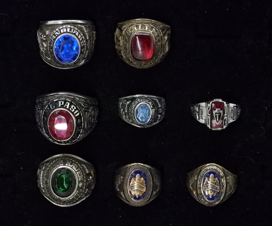 (8) CLASS RINGS: EIGHT MEN'S & WOMEN'S CLASS RINGS. SIZES 5-11