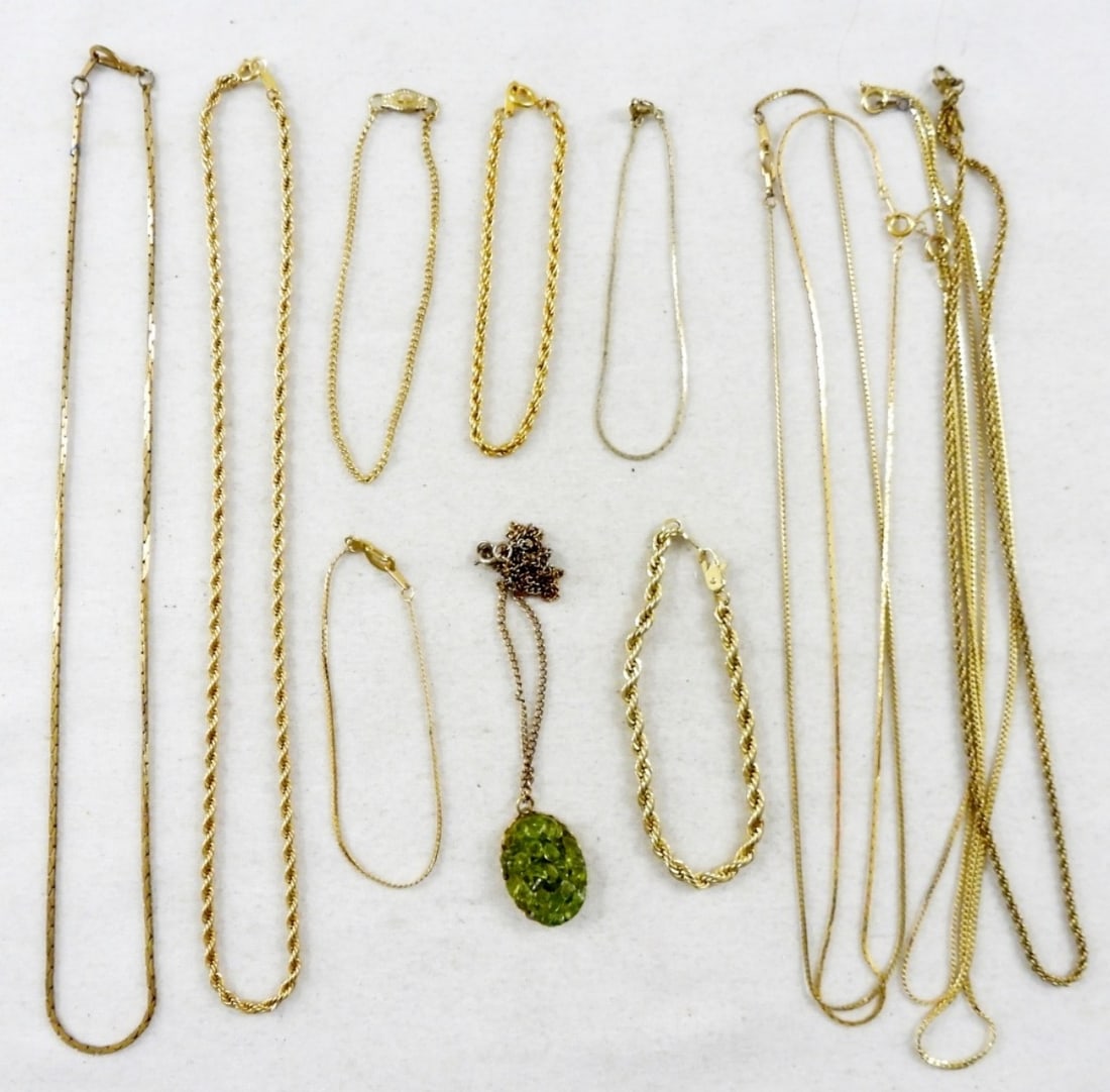 (13) GOLD TONE CHAINS & BRACELETS: 8 GOLD TONE CHAINS 16-20". 5 GOLD TONE CHAIN BRACELETS, 7".