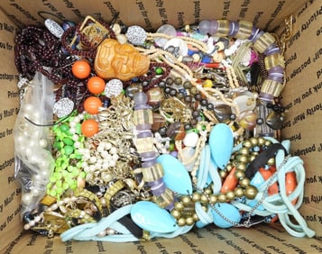 MEDIUM FLAT RATE TREASURE BOX