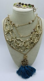 (4) PIECE  GOLD TONE LADIES FASHION JEWELRY