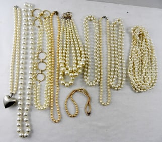 FAUX PEARL LADIES FASHION NECKLACES (10)