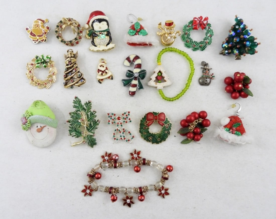 ASSORTED CHRISTMAS JEWELRY LOT (19) (1 of 2)
