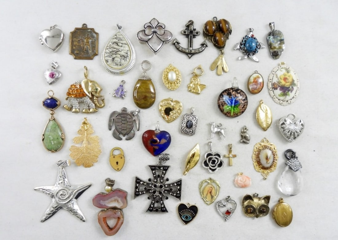 LARGE LOT (40) ASSORTED PENDANTS & CHARMS (1 of 2)