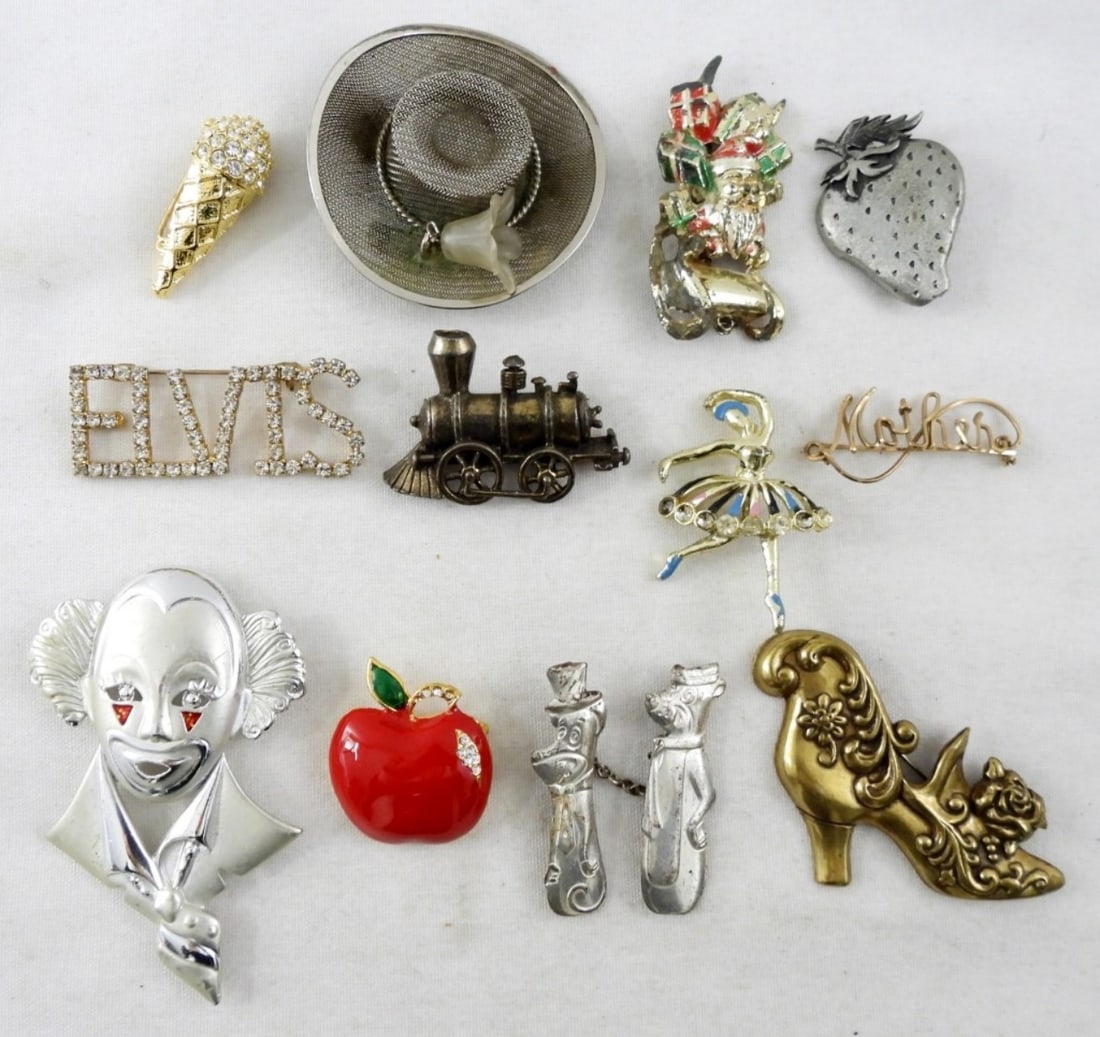 12 ASSORTED VINTAGE NOVELTY PINS (1 of 3)