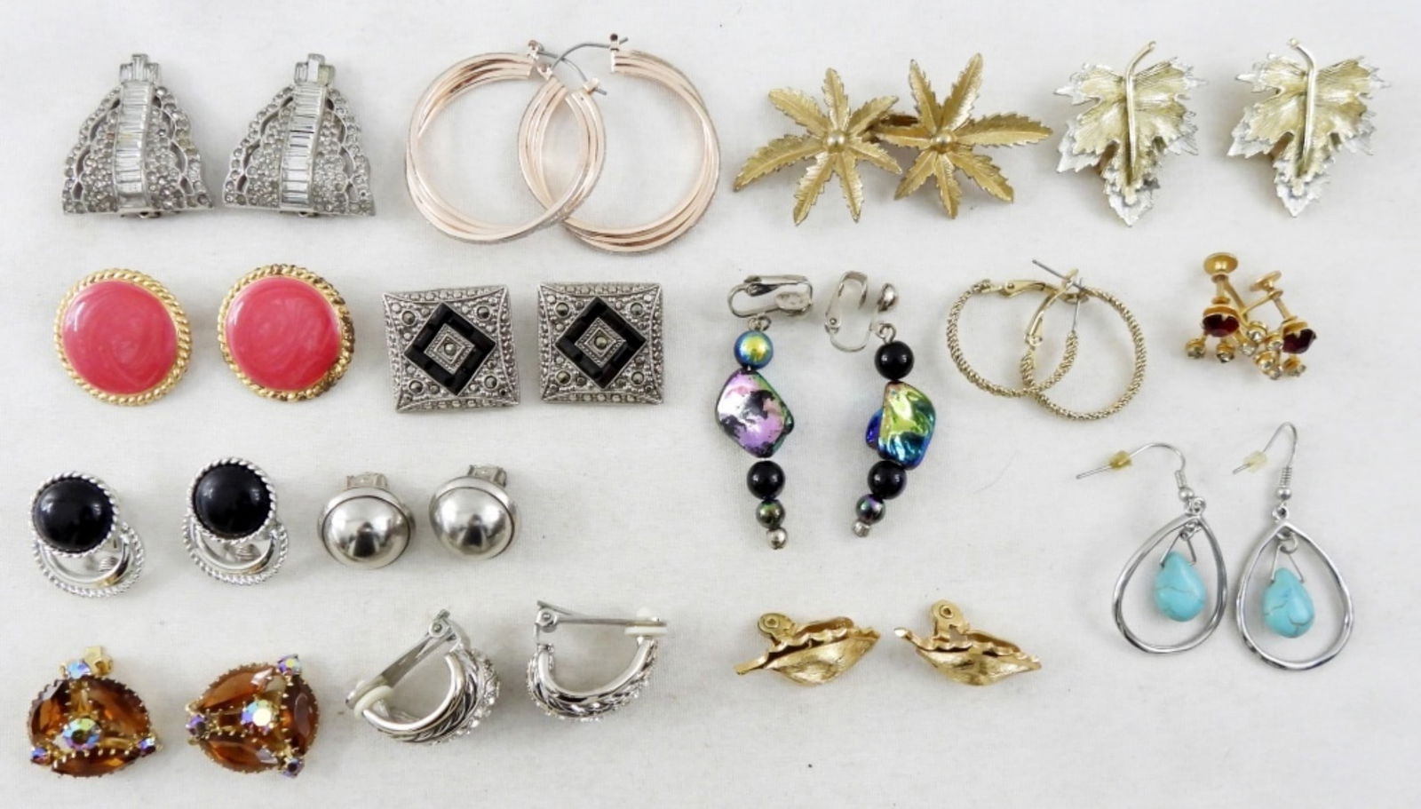 FUN VARIETY LOT FASHION EARRINGS (15) (1 of 3)