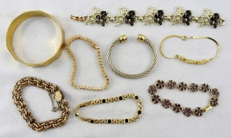 GOLD TONE LADIES BRACELET LOT (8)