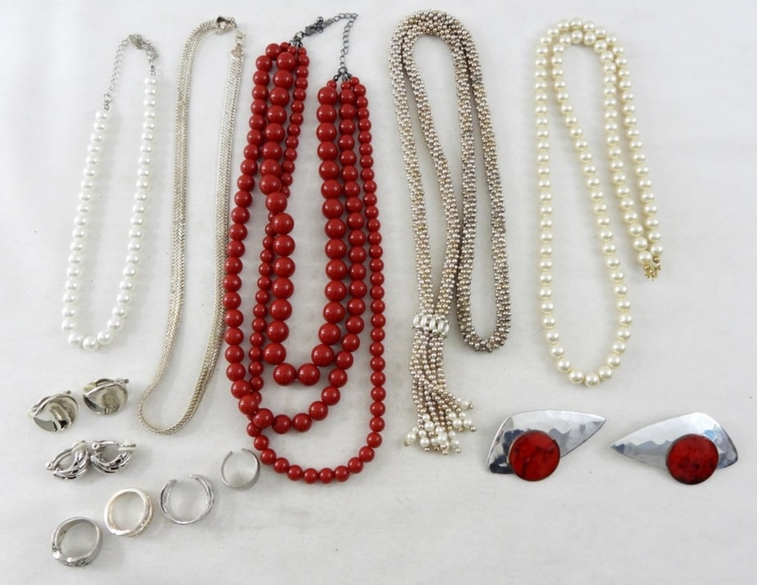 RED & SILVER LADIES FASHION JEWELRY LOT (12) (1 of 2)