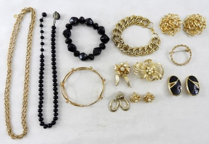 BLACK & GOLD FASHION JEWELRY LOT (12)
