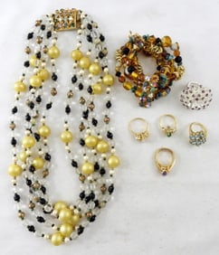 BEADED NECKLACE & BRACELET AND RINGS LOT