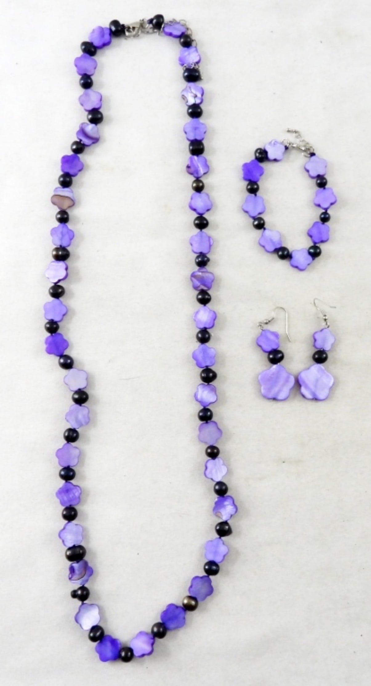 FUN PURPLE FLOWERS MATCHING JEWELRY SET: MATCHING BEADED FLOWER NECKLACE, BRACELET, AND EARRINGS SET