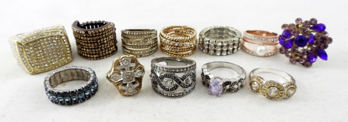 SPARKLEY ASSORTED LADIES FASHION RINGS