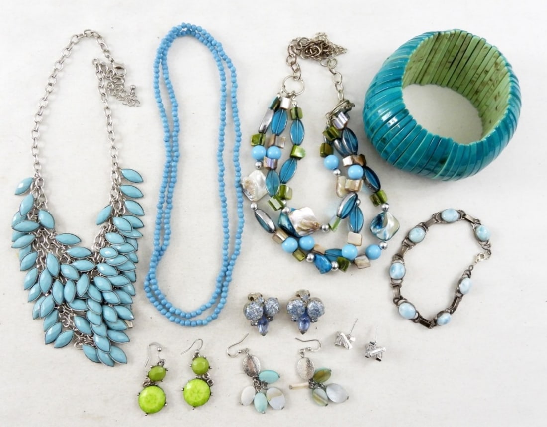 VARIETY LOT BLUE TONE LADIES FASHION LOT (1 of 2)