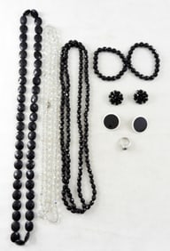 LADIES SPARKLEY BLACK JEWELRY LOT