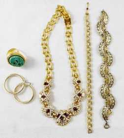 GOLD TONE FASHION JEWELRY 5pc LOT