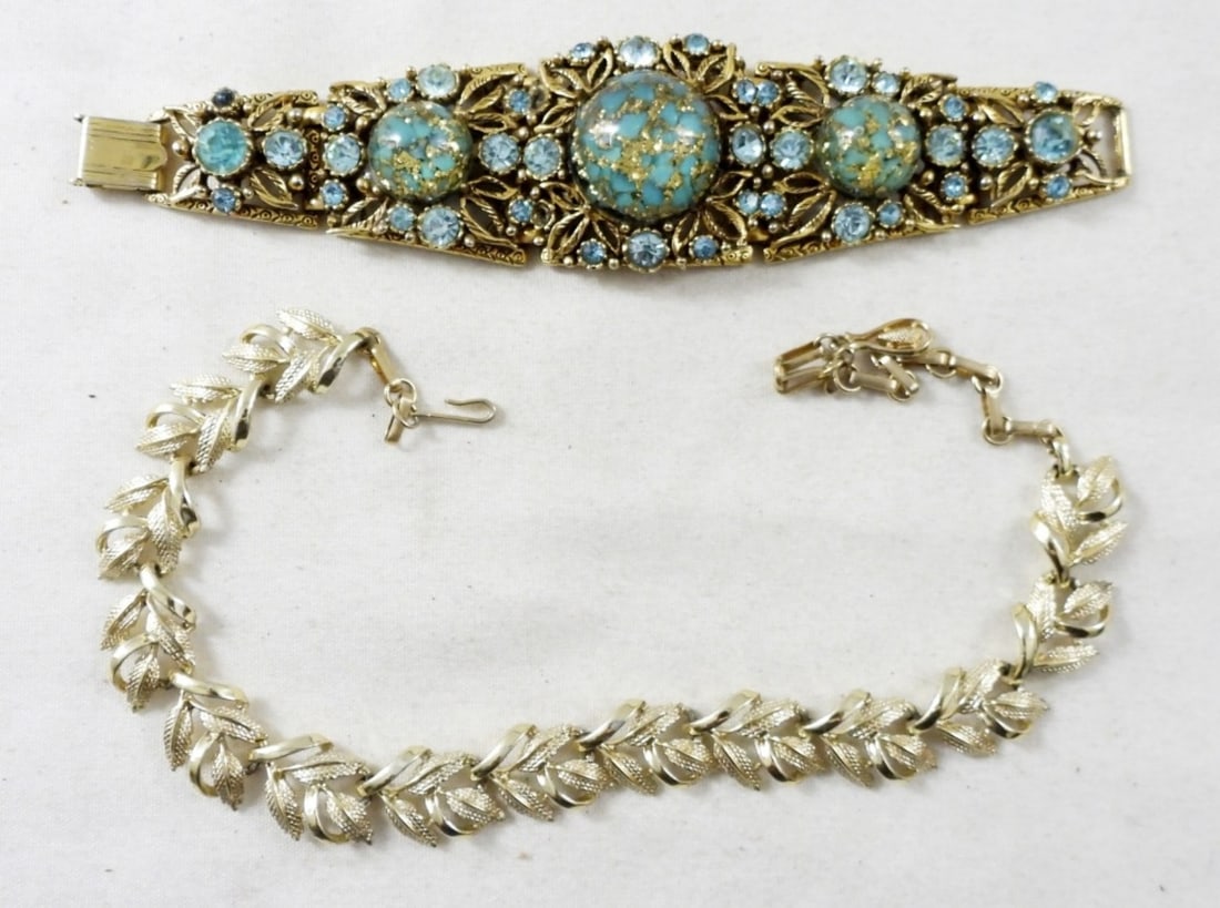 CORO NECKLACE & STUNNING BRACELET: 16" CLASSIC CORO NECKLACE & 7" VINTAGE STUNNING BRACELET w/LIGHT BLUE RHINESTONES & LUCITE ACCENT PIECES