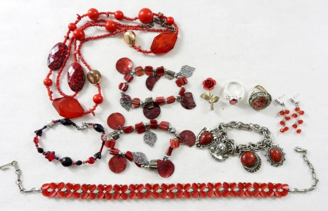 RED HUGHES JEWELRY 10pc LOT: VINTAGE CHOCKER NECKLACE 16" missing (6) rhinestones, LONG BEADED NECKLACE, BRACELETS, RINGS SIZE 9 & MORE