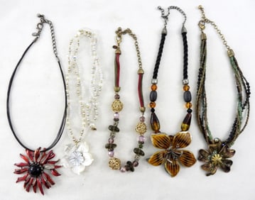 MIX STATEMENT FLORAL CHUNKY NECKLACES