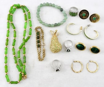 FUN GREEN JEWELRY MIXED LOT (11 PIECES)