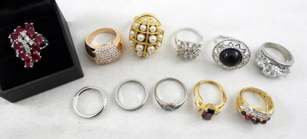 (11) RHINESTONE RING LOT
