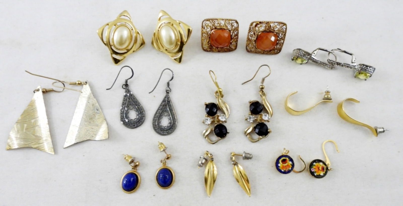 (10) VTG MIX LOT EARRINGS (1 of 2)