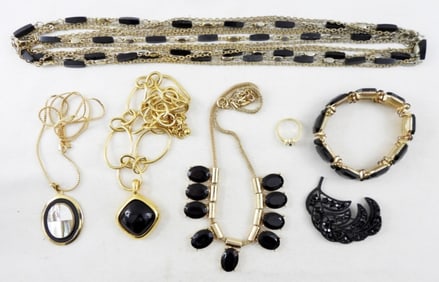 (7) FASHION GOLD TONE SET