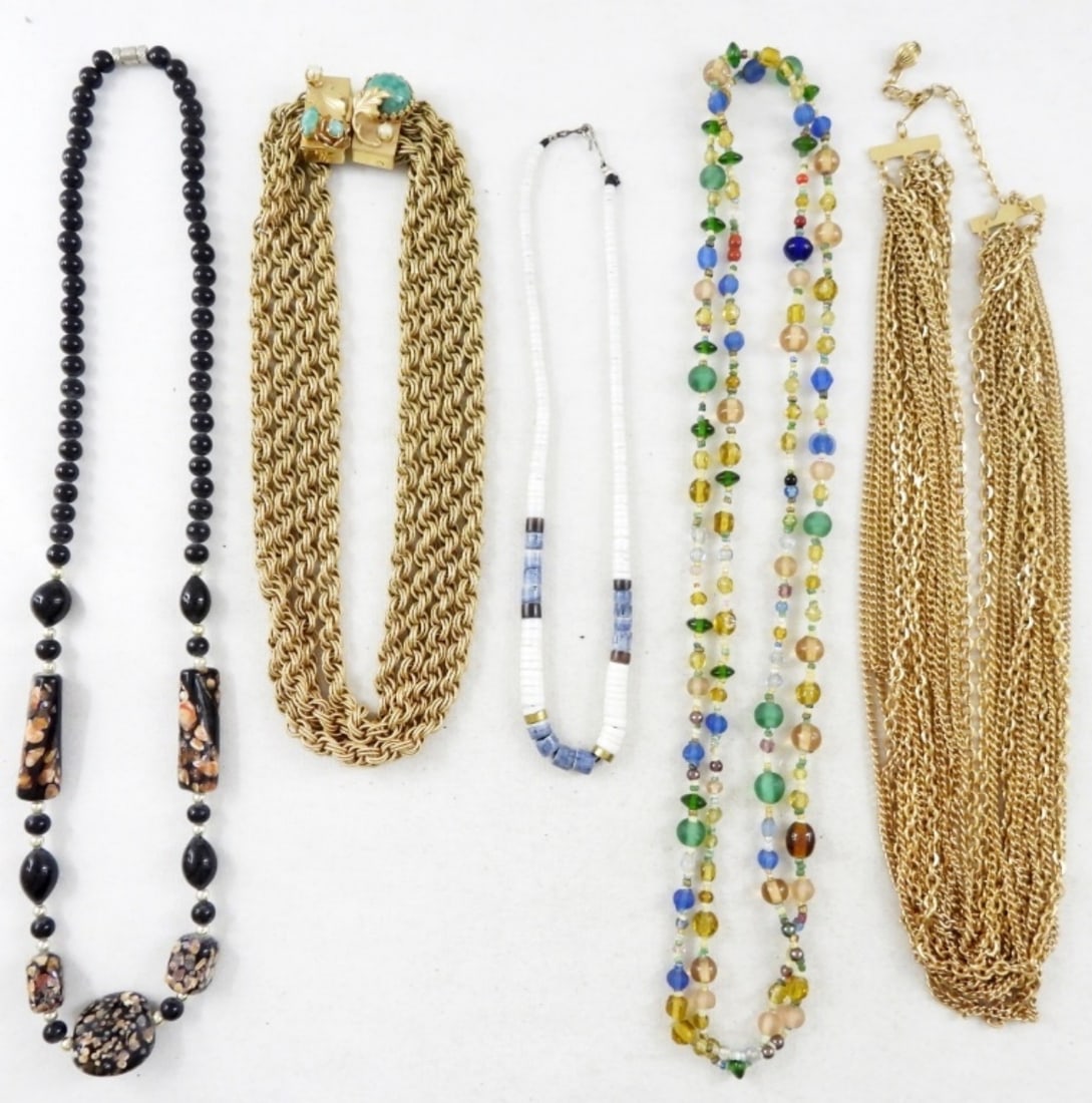 5 PRETTY LADIES NECKLACE LOT (1 of 1)