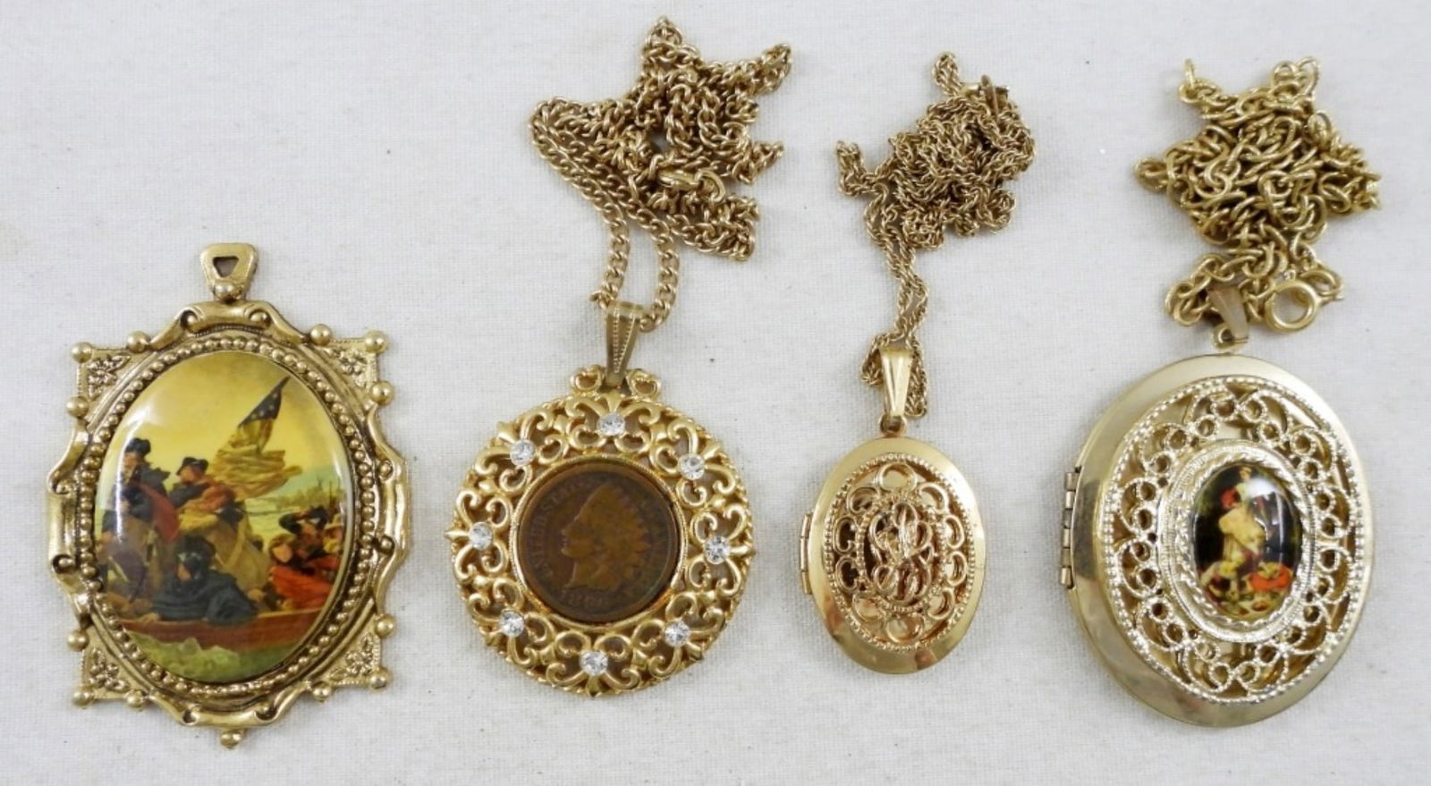 GOLD TONE PENDANT AND LOCKET LOT (4) (1 of 2)