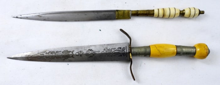 (2) UNIQUE DESIGN FOREIGN FIXED BLADE