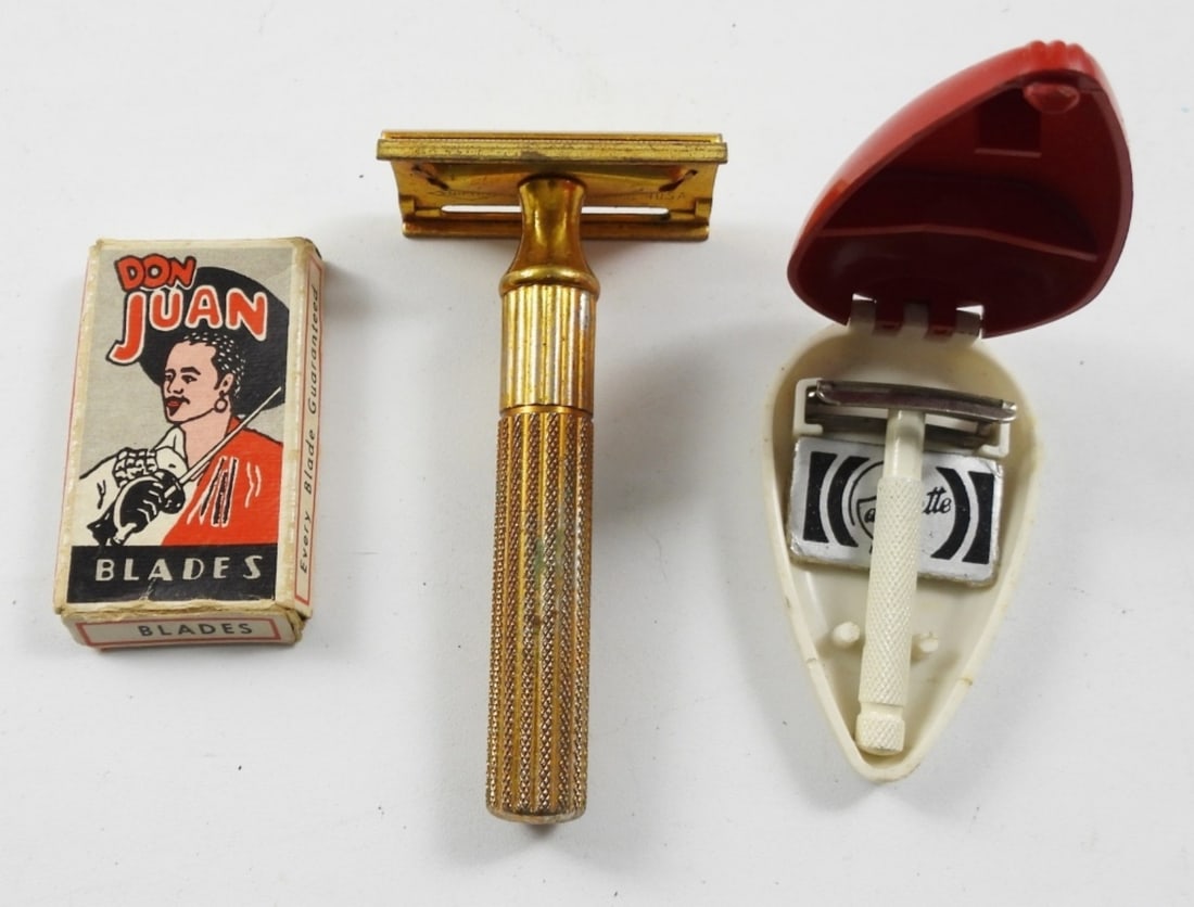 RAZORETTE & REGULAR SIZED + BLADES: RAZORETTE MINI RAZOR IN ORIGINAL CASE. REGULAR GOLD TONE RAZOR. BOX OF DON JUAN RAZOR BLADES (VINTAGE)