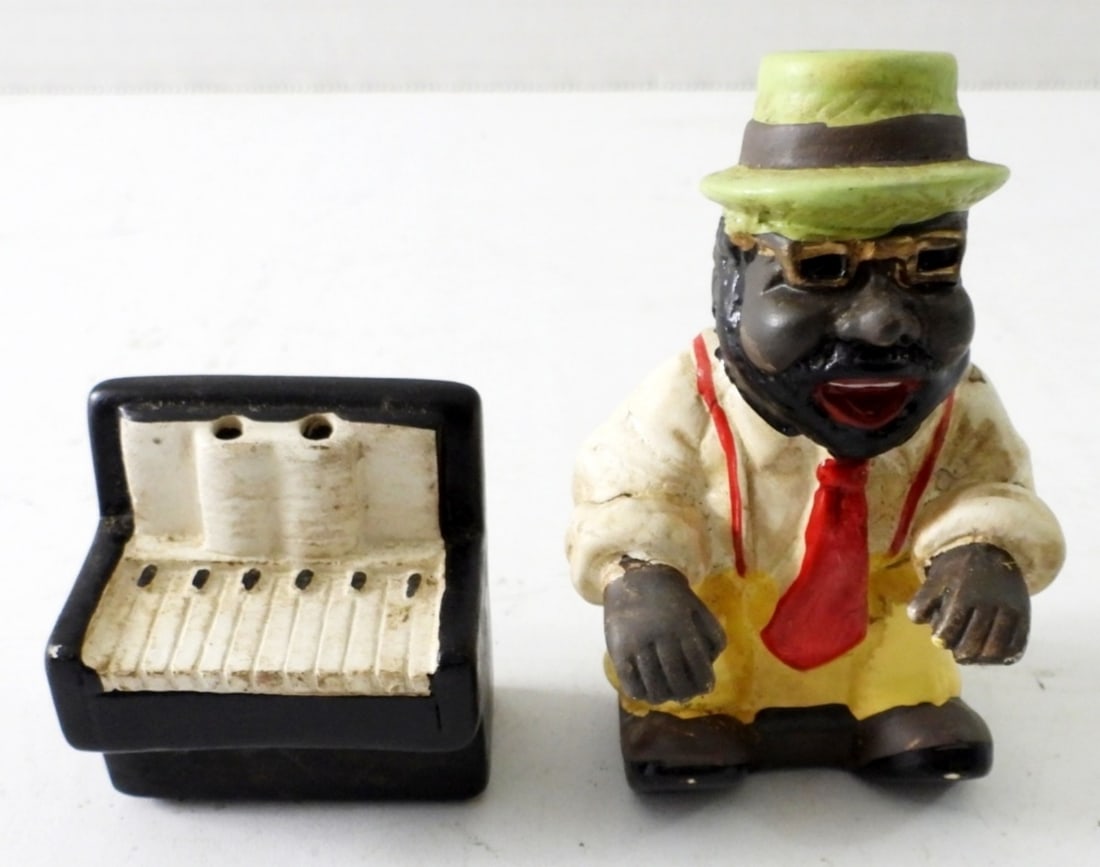VINTAGE PIANO MAN & PIANO S&P SHAKERS (1 of 4)