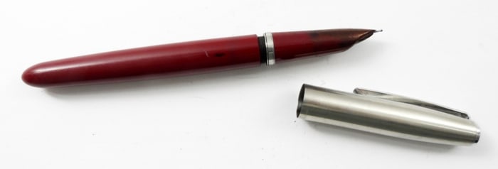 VTG PARKER '21' FOUNTAIN PEN BURGANDY