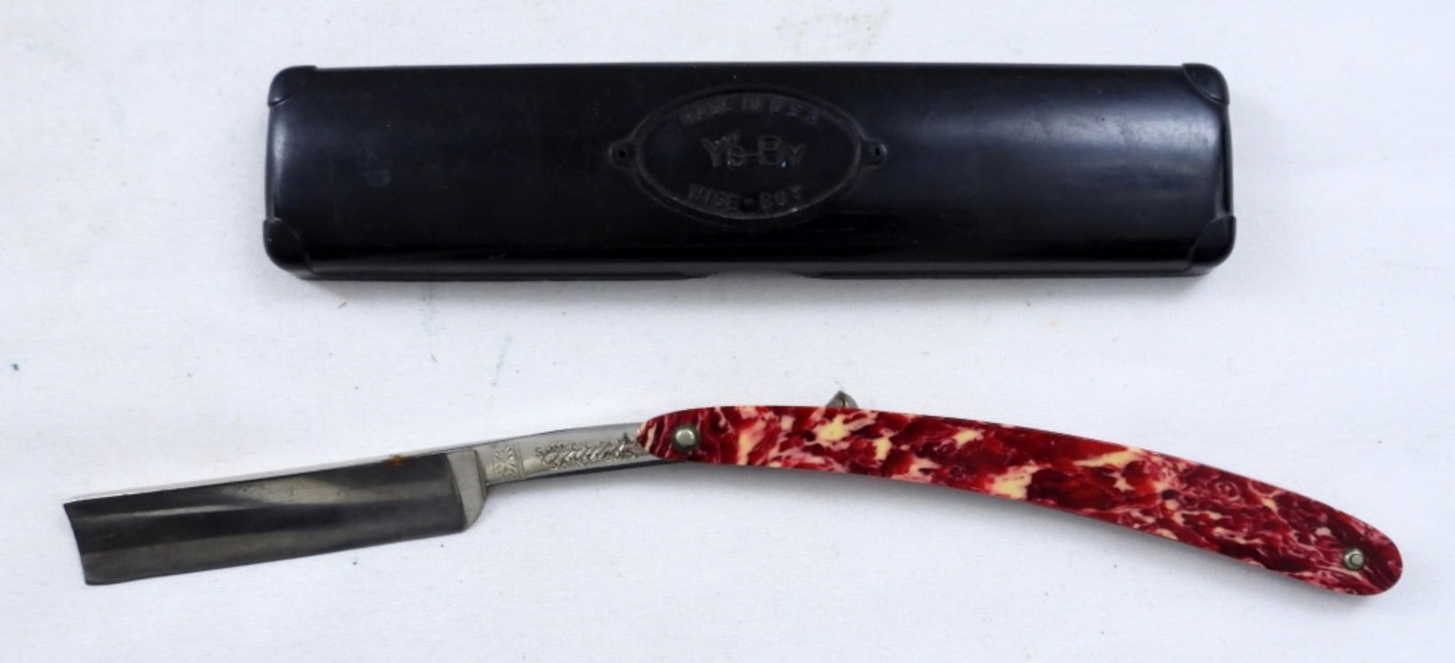 UNIQUE VINTAGE SIMMONS STRAIGHT RAZOR (1 of 3)