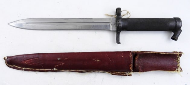 VINTAGE BAYONET IN SHEATH
