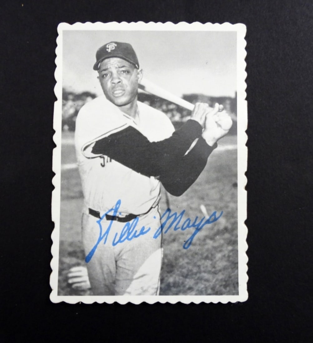 1969 TOPPS DECKLE EDGE #33 MAYS (1 of 2)