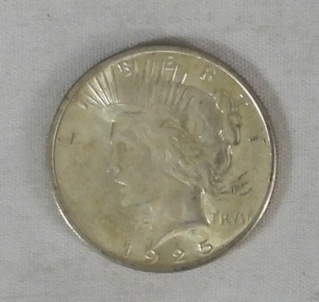 1925 PEACE DOLLAR BU (1 of 2)