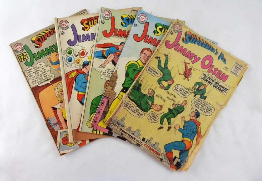 1962-64 JIMMY OLSEN COMIC LOT (5): GOOD CONDITION (#71 WEAR ON SPINE AND RIPPING ON FRONT/BACK COVER), SUPERMAN'S PAL JIMMY OLSEN LOT # 64, 70, 75, 77, 71.