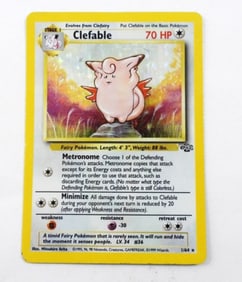CLEFABLE HOLO POKEMON CARD