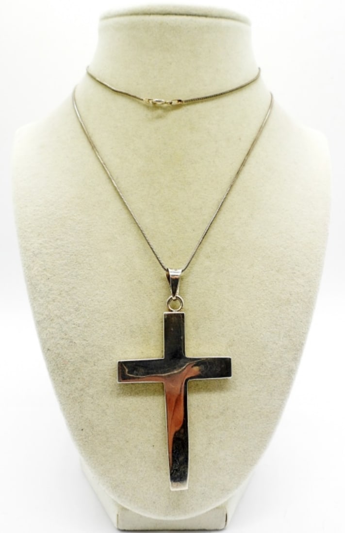 MEXICO STERLING CROSS NECKLACE (1 of 5)