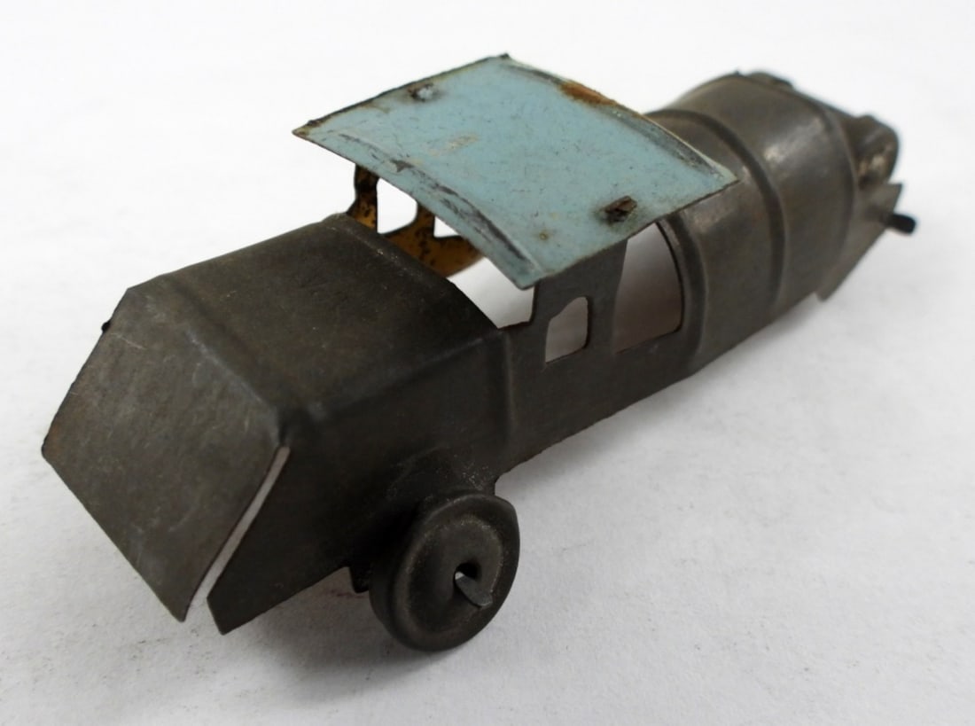 ANTIQUE PENNY TIN TOY - STEAMROLLER (1 of 5)
