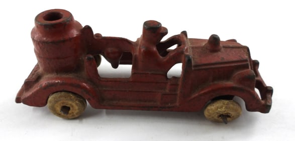 ARCADE? CAST IRON FIRE TRUCK PUMPER