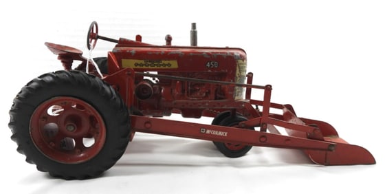 McCORMICK FARMALL 450 RED TRACTOR