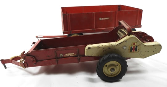 McCORMICK VTG WAGON & SPREADER