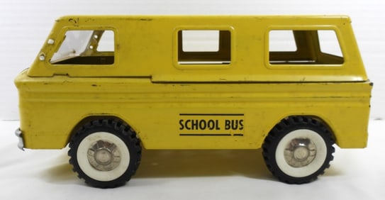 STRUCTO PRESSED STEEL SCHOOL BUS TOY