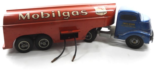 1950'S SMITH MILLER MOBIL GAS TRUCK